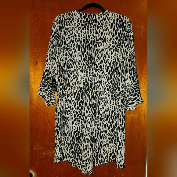 Express Leopard Print Romper - Picture 3 of 3